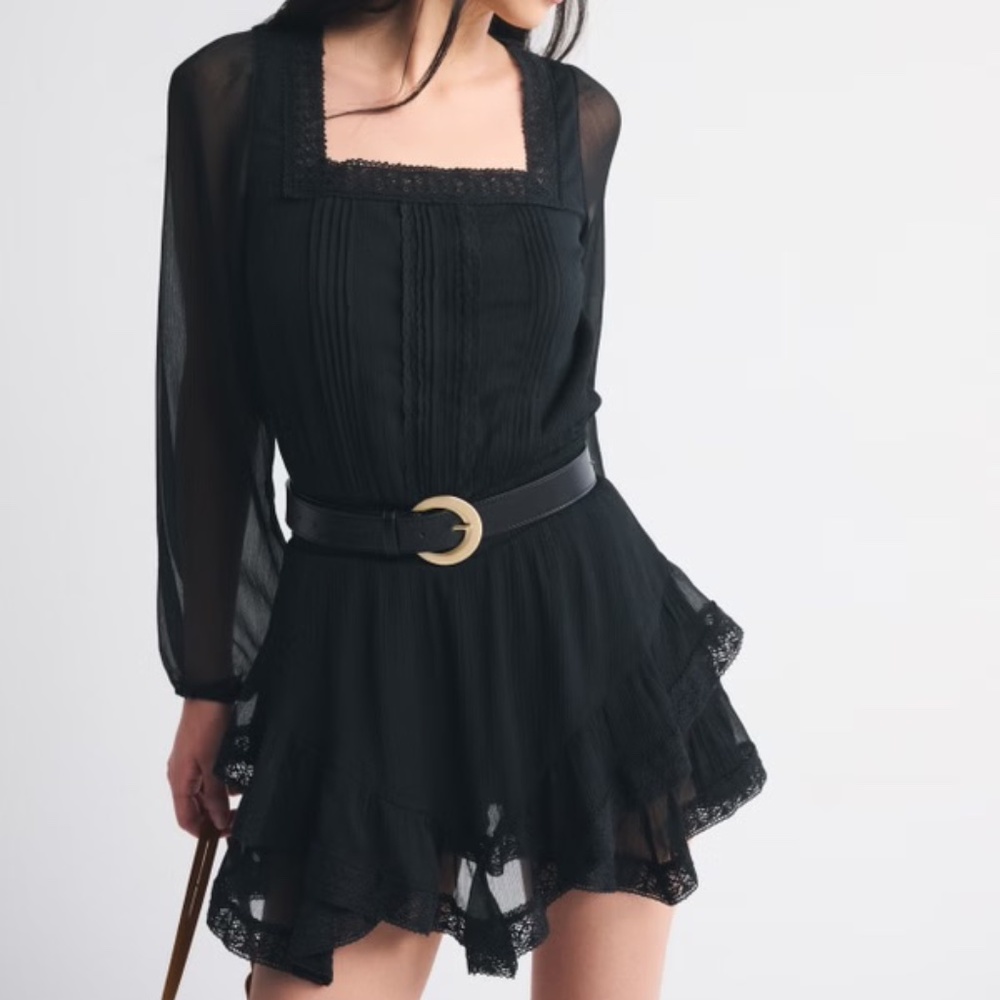 Abercrombie & Fitch Long-Sleeve Squareneck Tiered Skort in black small tall NWT